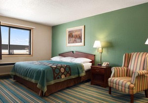 Coratel Inn & Suites New Richmond - 1 King Bed Non-Smoking