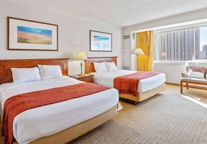 CozySuites Showboat | Modern Beachside Suite 06