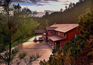 Creek View Lodge #9