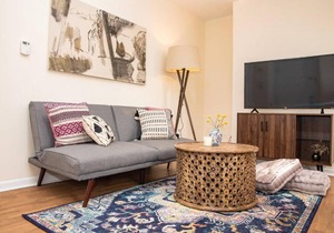 Ferry & Lady Liberty!Amazing 2BR Near Downtown!