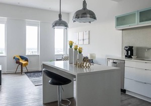 Frontdesk | Updated 1BR Apt near Sprint Center