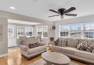Luxury Private Home 1.5 Block From The Beach