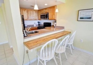 Open and Airy Oceanfront Unit with amazing views