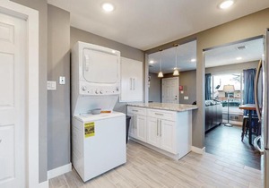 Remodeled upper unit with 2 king beds in Denver in Denver