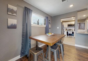 Remodeled upper unit with 2 king beds in Denver in Denver
