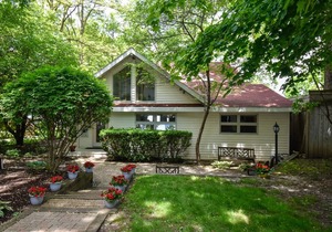 WATERFRONT- DELAVAN LAKE HOME, PIER-BEST SUNSETS!! in Delavan