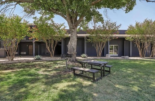 St. Johns Apartment | [07] ATX Studio: 1 Queen & 1 Twin, Sleeps 3