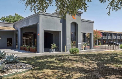 St. Johns Apartment | [08] ATX Studio: 1 Queen, Dog Park, Laundry Access