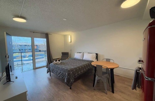 St. Johns Apartment | [08] ATX Studio: 1 Queen, Dog Park, Laundry Access