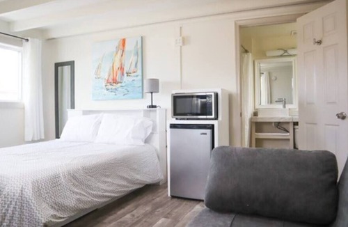 West Ocean City Resort | 08. Charming one-bedroom resort with pool