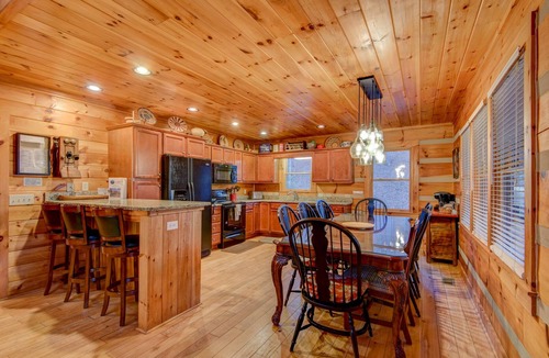 Boone Cabin | 1 Abundant Life - hot tub, game room, near Boone & golf course