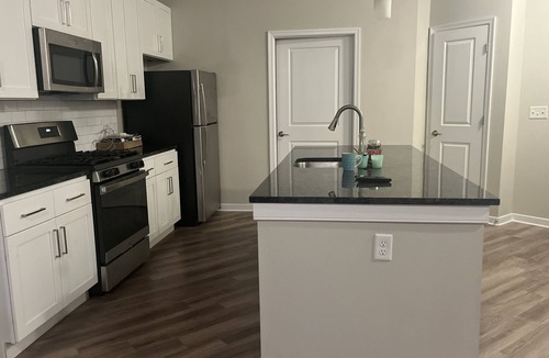 Pasadena Apartment | 1 bedroom 1 bath 10-15 minutes to Maryland live Casino . KITCHEN.