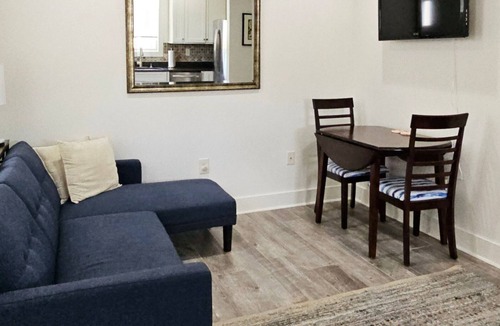 College Grove House | 1 bedroom guest house in College Grove, TN