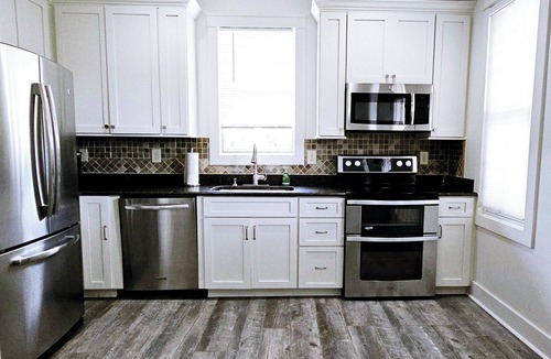 College Grove House | 1 bedroom guest house in College Grove, TN