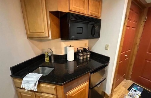 Hanover Apartment | 1 bedroom studio, pool, hot tub, sauna
