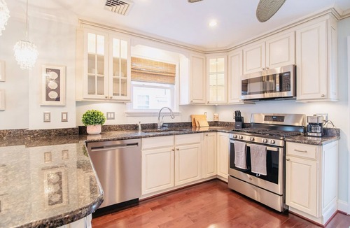Margate City House | 1 BLOCK TO BEACH & DINING, beautifully updated, park 3 cars!