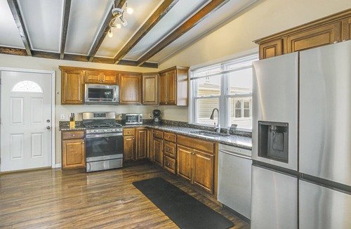 Sea Isle City Condo | 1 Block to Beach: Sea Isle City Retreat w/Patio!