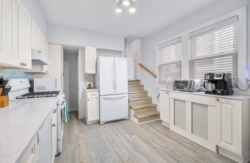 Atlantic City House | 1 BLOCK TO THE BEACH, RESTAURANTS & NIGHTLIFE