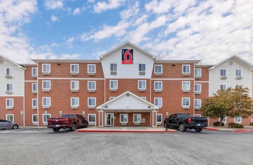 Norman Apartment | 1 FULL BED | NON-SMOKING, KITCHEN