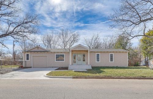 Turner Park House | 1 Mi to Campus: Modern Tulsa Home w/Private Yard