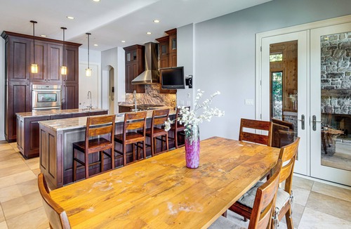 Northbrook House | 1 Mi to Metra: Estate w/Theater, Game Room & More