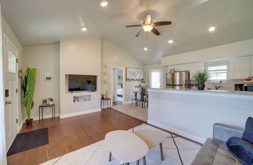 Tulsa Cottage | 1 Mi to Tulsa Arts District: Home w/Yard!