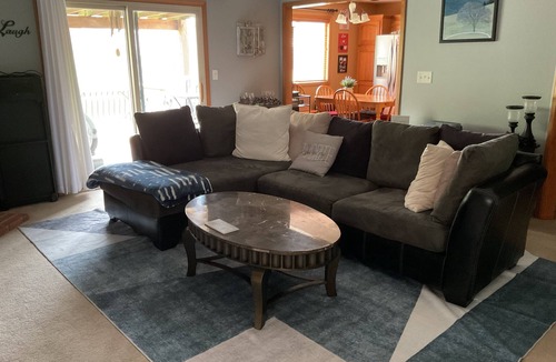 Lawrence House | 1 night or more. A Charming 3-bedroom-Spacious, Quiet, Comfortable Home