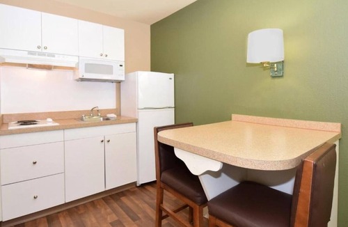 Germantown Apartment | 1 Queen Bed | Non-Smoking, Kitchen