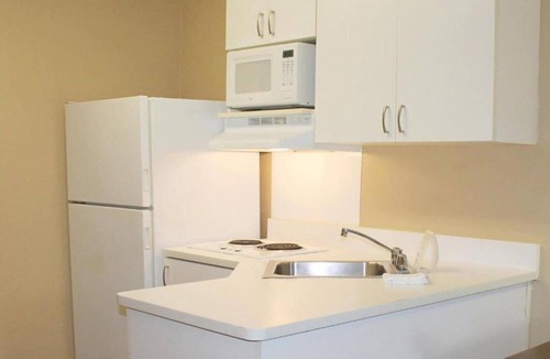 Fishkill Apartment | 1 Queen Bed | Non-Smoking, Kitchen