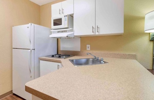 Eagan Apartment | 1 Queen Bed | Non-Smoking, Kitchen