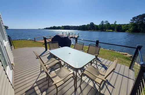 Lexington House | 10 Mile View on Lake Murray, SC, Putting Green, Hot Tub, Lake Edge Fire Pit