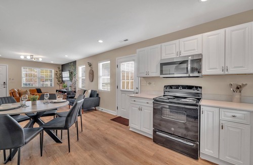 Mount Mourne House | 10 Min Walk to DT Davidson|Game Room|Firepit|Pets