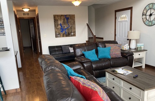 West Okoboji Cabin | 10% off 3 nights or more for stays after aug 15th! Beautiful Okoboji, IA!