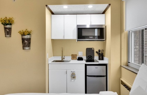 Bartlesville Apartment | 103 · Honeybee #103 - Hotel Phillips