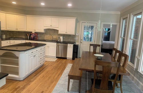 Evans House | 10th Fairway Retreat at Jones Creek Golf Club