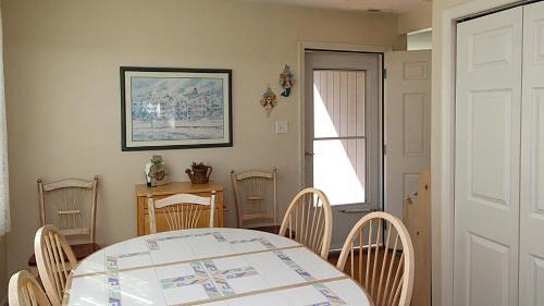 Town Bank House | 111 Brookdale Road Bayside Beauty