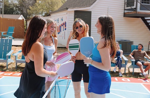 Charlotte House | 12 Beds · Pickleball·HotTub·Firepit·Karaoke·Arcade·Poker·Pool Table·Patio