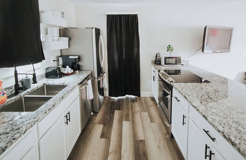 Wilmington House | 12 Min Walk to Riverfront, Mother in Law Studio