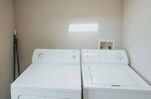 Wilmington House | 12 Min Walk to Riverfront, Mother in Law Studio