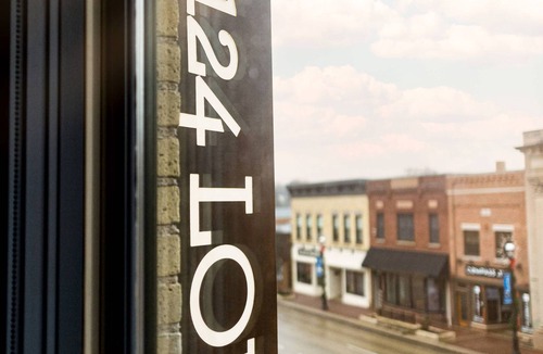 West Dundee Apartment | 124 Lofts #4 - Downtown Dundee - Walk to Dining