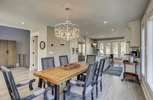 South Beach Condo | 14 Braddock Cove - A 3 Bedroom Coastal Chic Townhome in South Beach!