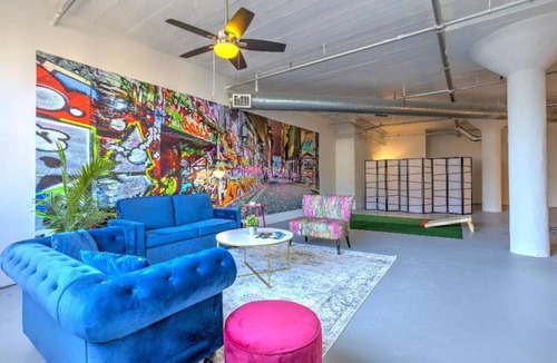 Downtown West Condo | 167 m² Condo ∙ 2 bedrooms ∙ 6 guests