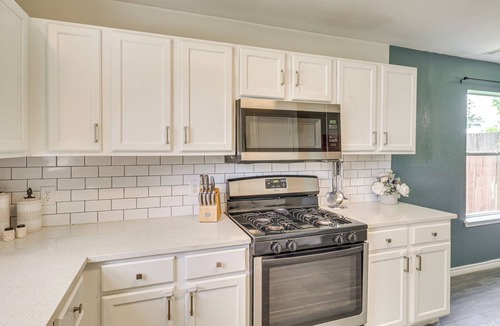Briarcreek House | 17 Mi to Dtwn Austin: Family Home w/Patio!