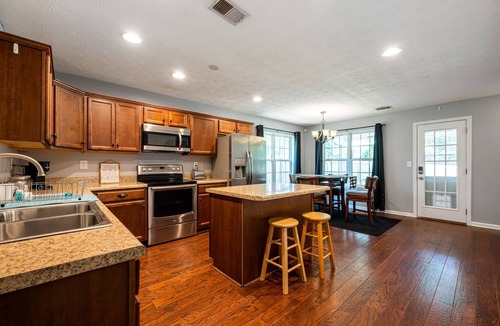 Emerson House | 18 Larkspur Ln Emerson