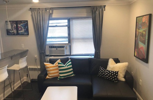 Union City Apartment | 1817 4F · Deluxe 2bed Apt-20min to Time SquareParking Avail