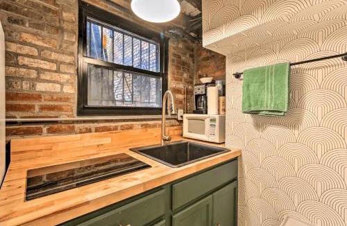 Historic Downtown House | 1850s historic Row House 7min train to NYC with private backyard