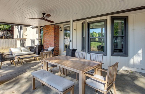 Blue Springs House | 19 Mi to Kansas City: Group Retreat w/Game Room!