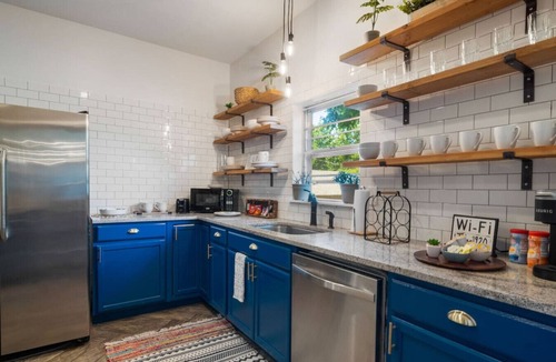Tulsa House | 1920s Drenched in Charm - Near Silo Event Sleeps 7