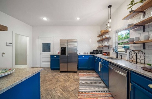 Tulsa House | 1920s Drenched in Charm - Near Silo Event Sleeps 7