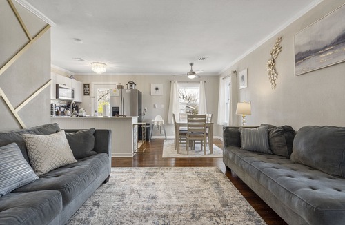 Turner Park House | 1940s Gorgeous Remodel + King Cottage | Expo Sq/TU